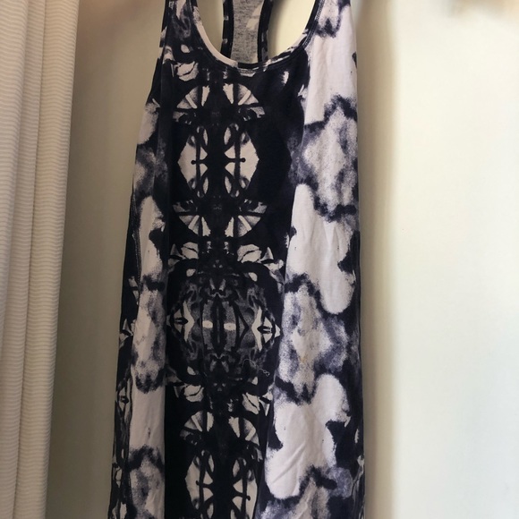 COPY - Lulu tank top - Picture 1 of 2